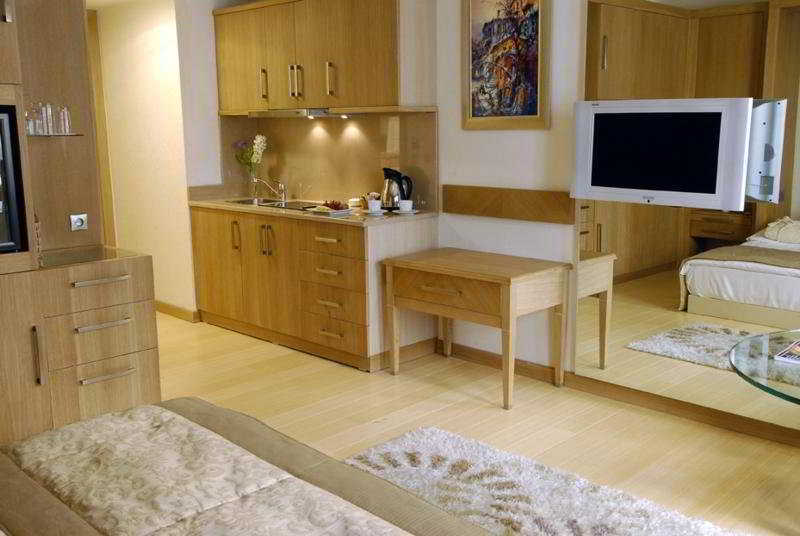 Mega & Nisantasi Otel