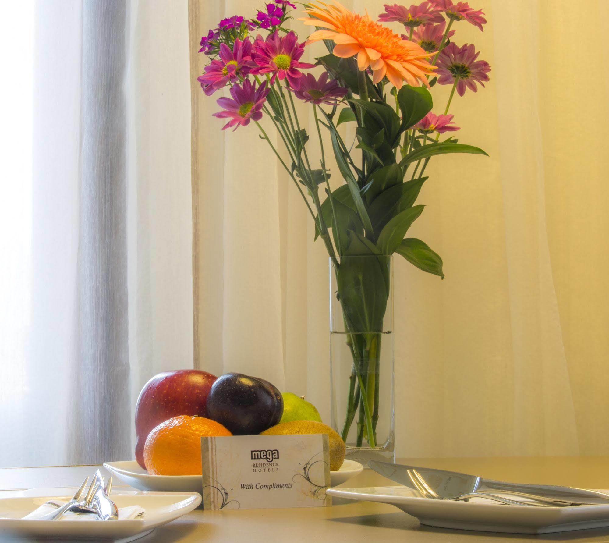 Mega & Nisantasi Hotel 4*